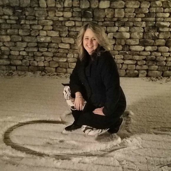 Meet your Posher, Cassandra - Picture 1 of 1